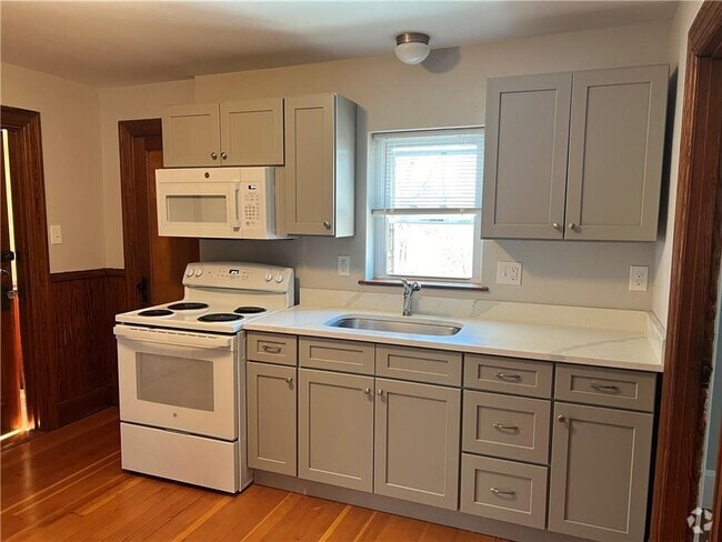 Building Photo - 274 Waterman Ave Unit 2 Rental