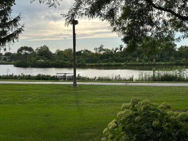 Photo - 1304 N Streamwood Ln Unidad 309 Rental