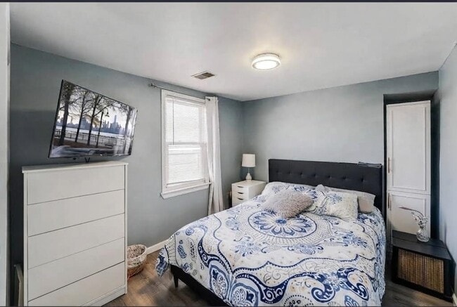 Photo - 327 Stover Ave