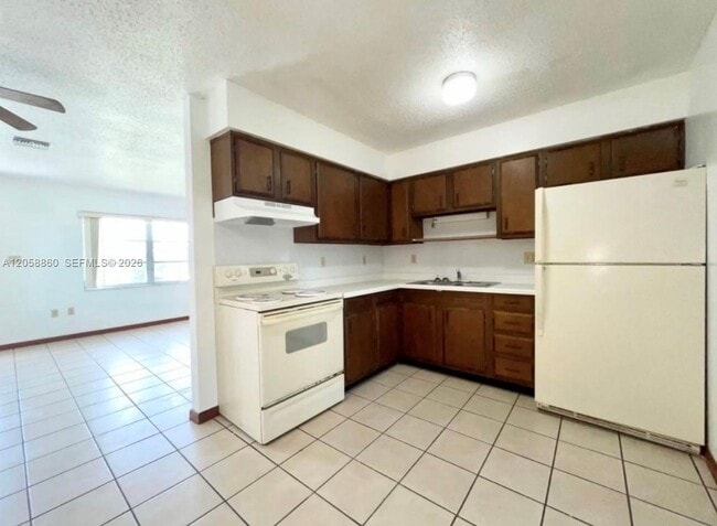 Photo - 1474 Kerry Dr
