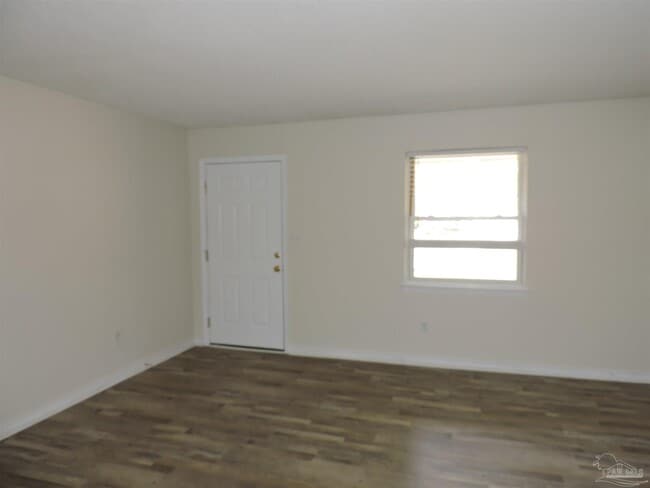 Photo - 4911 Yacht Harbor Cir