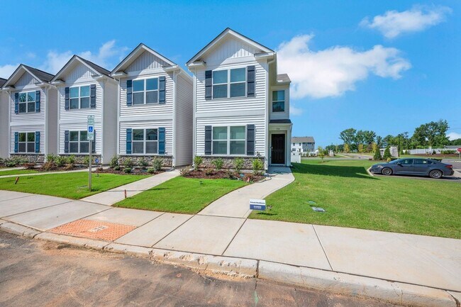 Building Photo - Bright 3BR + Office Townhouse with Backyar...