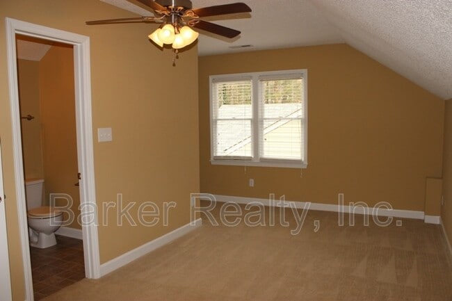 Photo - 905 Oakwater Dr