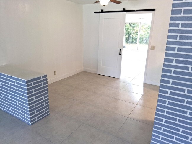 Photo - 1837 Gardenia Rd