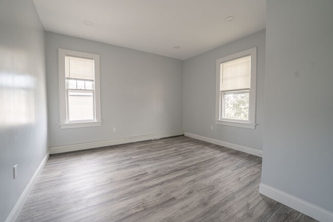 Photo - 194 N Chestnut St Unit 2