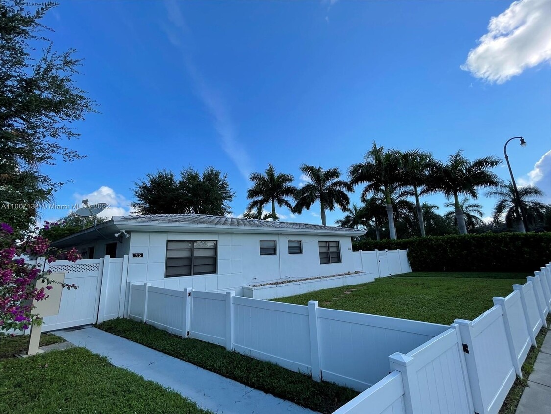 In front of Publix - 715 NE 92nd St (Miami Shores, FL)