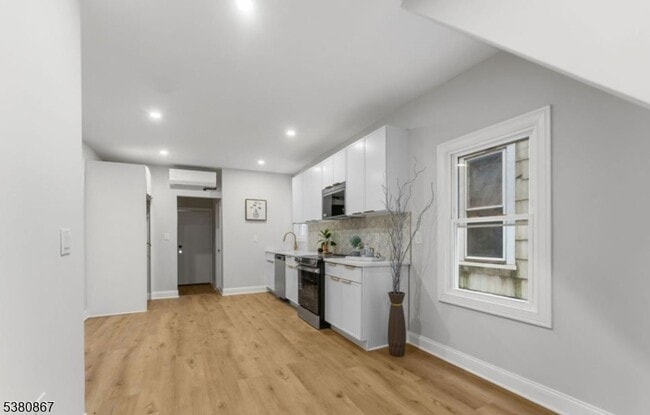 Photo - 321 William St Unit 1