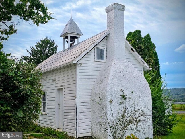 Photo - 203 E Main St