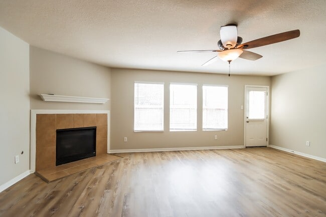 Photo - 16941 Wren Hill St