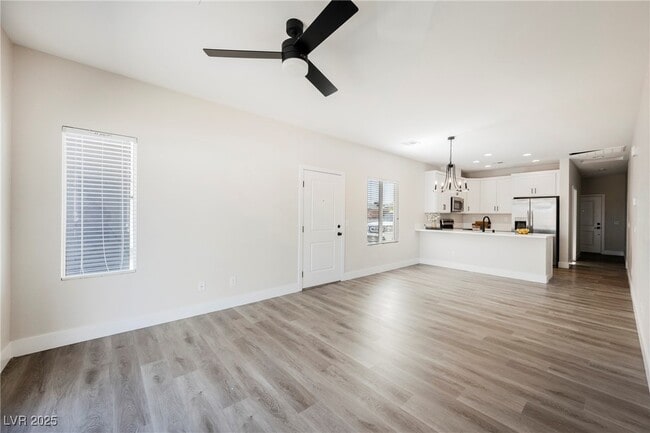 Photo - 5240 Denning St