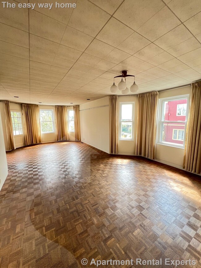 Building Photo - 10 Packard Ave Rental