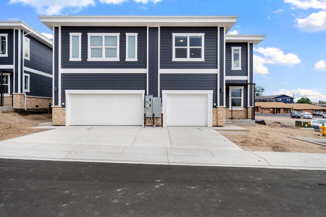 3 bed 2.5 bath townhome $500 move in speci... - 3 bed 2.5 bath townhome $500 move in speci...