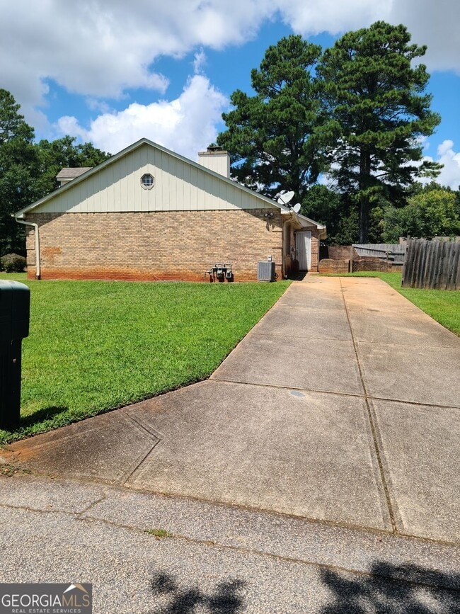 Photo - 2120 Fieldstone View Ct SE