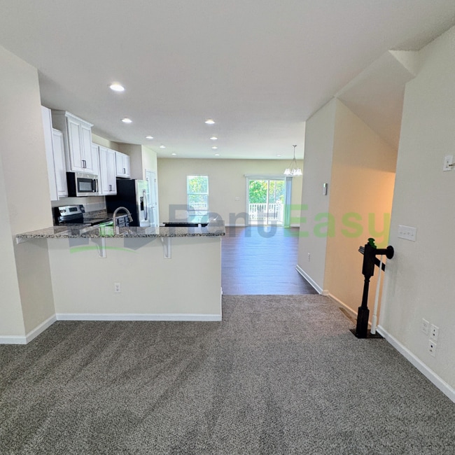 Photo - 447 Covington Ct