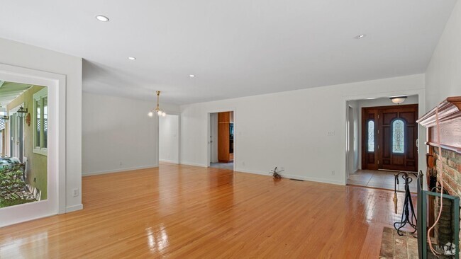 Building Photo - 389 Mountain View Ave Rental