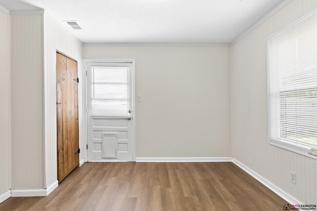 214 Laurel Ln