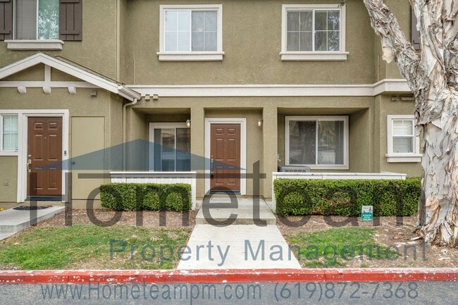 Building Photo - 2 BR/ 2.5 BA 1180 SQFT Eastlake Greens/ Chula Vista Condo