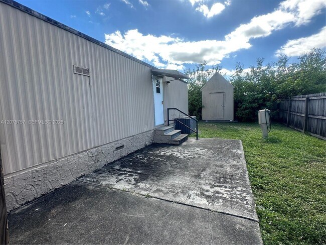 Photo - 11886 Watergate Cir