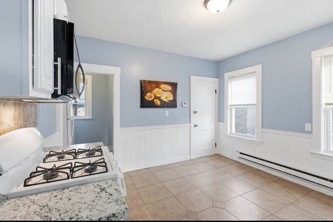 Photo - 20 Leslie St Unit 3