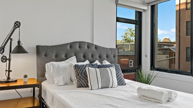 Photo - 815 V St NW Unidad ID1395397P