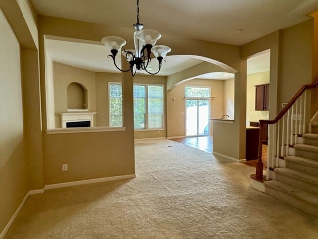 Building Photo - Upscale 3BR Vineyard Square Townhome | Gourmet Kitchen & Two-Car Garage