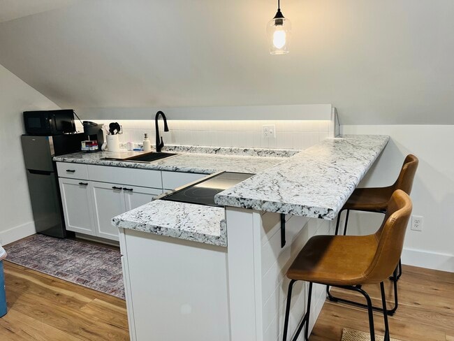 Building Photo - 155 Princess Ann Dr Unit Studio Princess ann