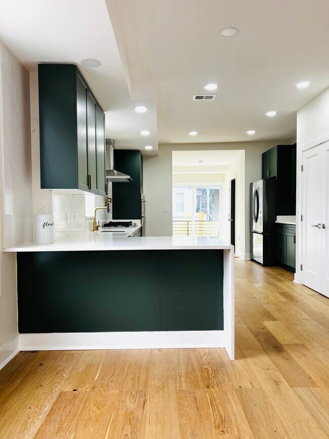 Photo - 116 Thomas St NW