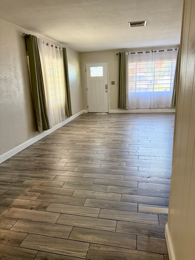 Photo - 1004 Nolan Dr