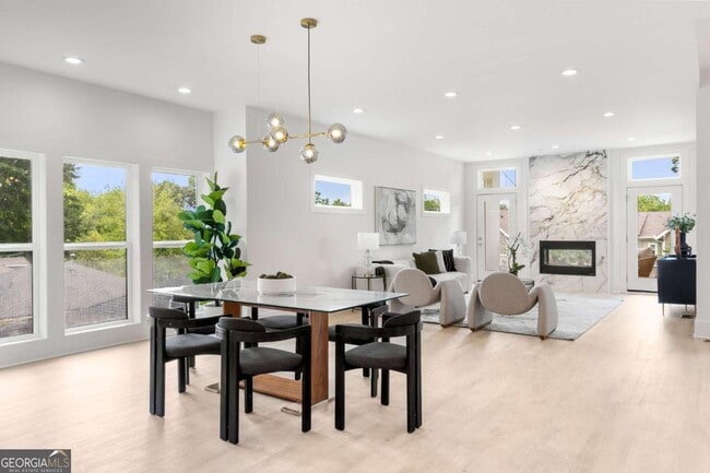 Photo - 24 Hutchinson St NE