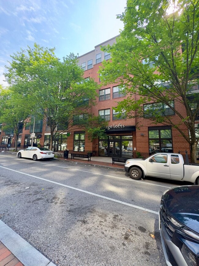 Building Photo - Charming 2 Bed/2 Bath Condo in Heart of Charles Village, Baltimore, MD!
