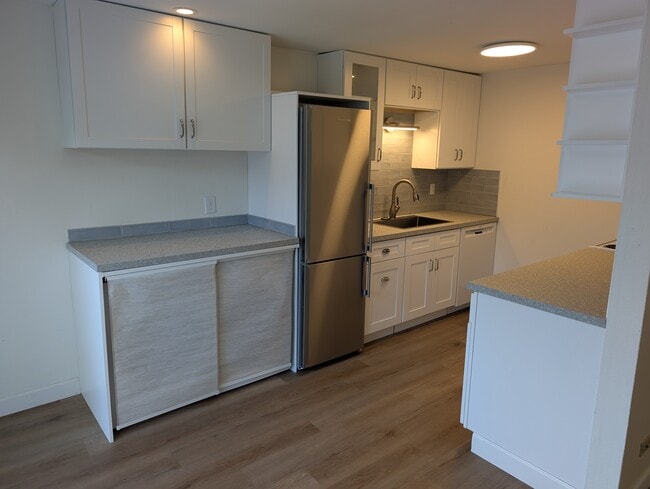 Photo - 5028 SE Hawthorne Blvd