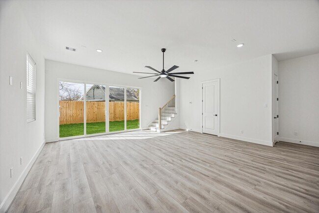 Photo - 6644 Lozier St