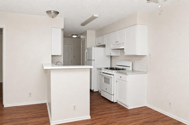 Photo - 6906 Deep Cir