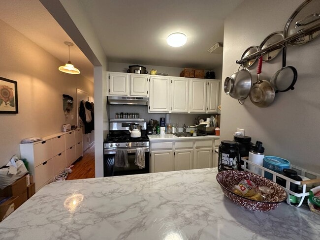 Photo - 191 Richards St