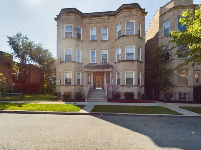 Building Photo - 5328 S Calumet Ave Unit 1R