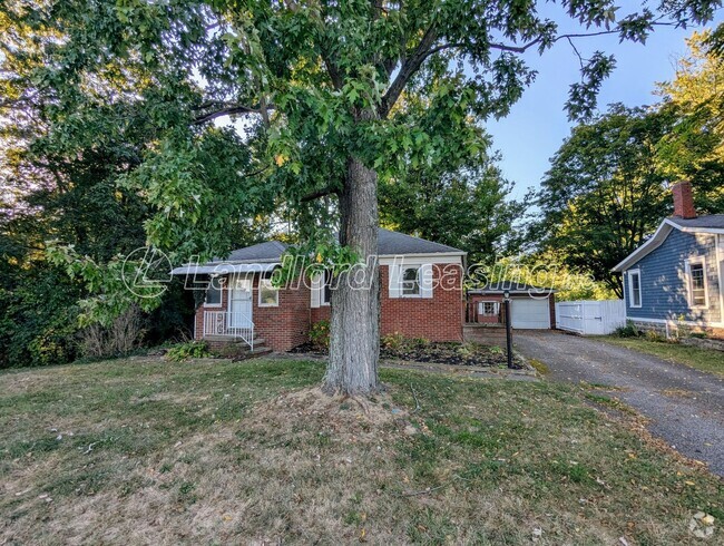 Building Photo - Charming Brick Ranch in Keystone Schools o... Rental