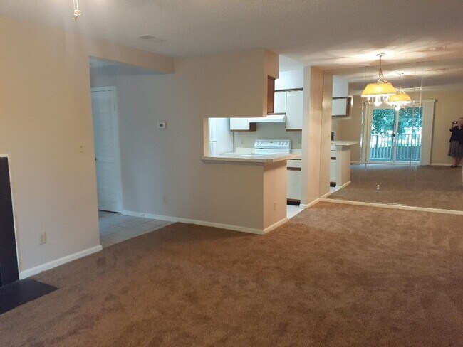 Photo - 502 Thorncliff #202, Newport News, VA 23608