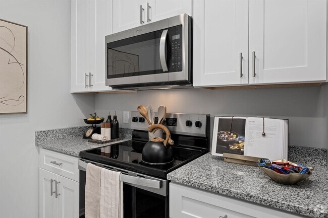 Building Photo - The Retreat Apartments