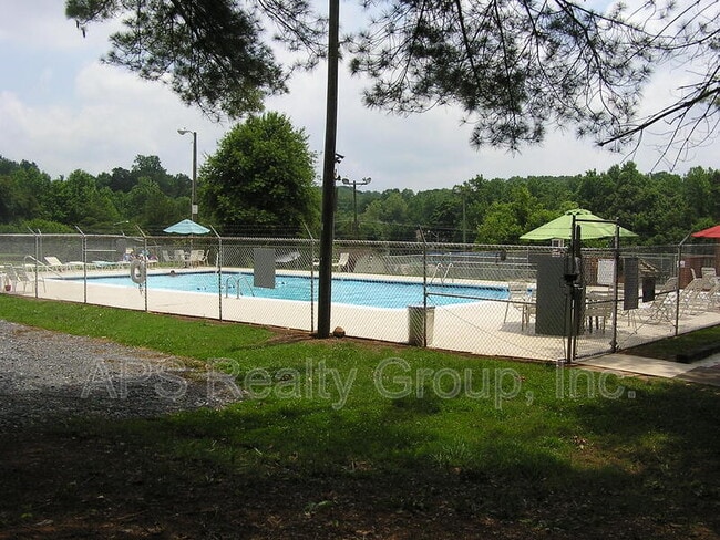 Photo - 3771 Heathrow Dr