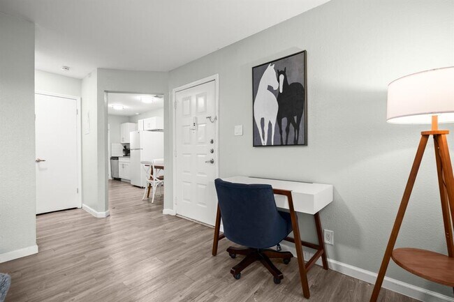 Photo - 6812 S Congress Ave Unidad 110