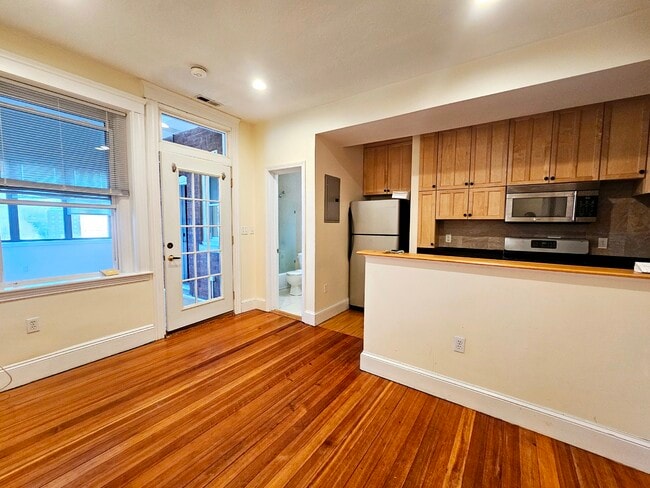 Photo - 195 Winthrop Rd