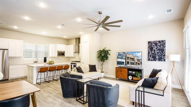 Photo - 2512 Carolwood Ln