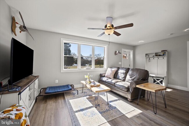 Photo - 11021 Bowerman Rd