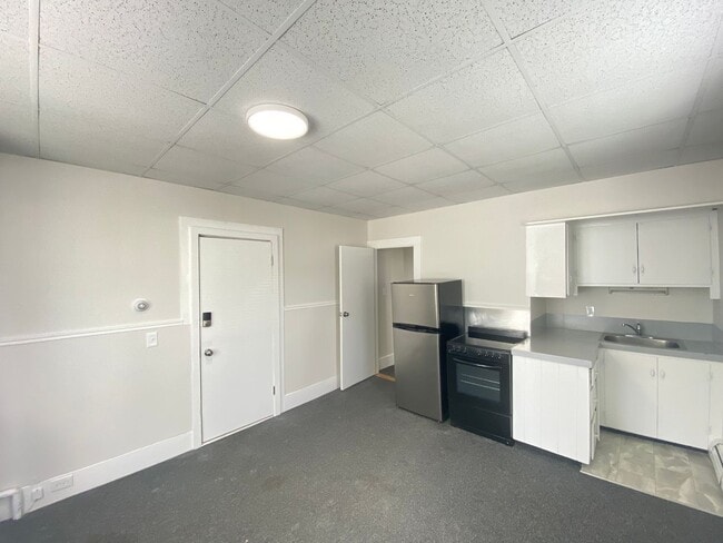 Building Photo - 60 Broadway Unit 2