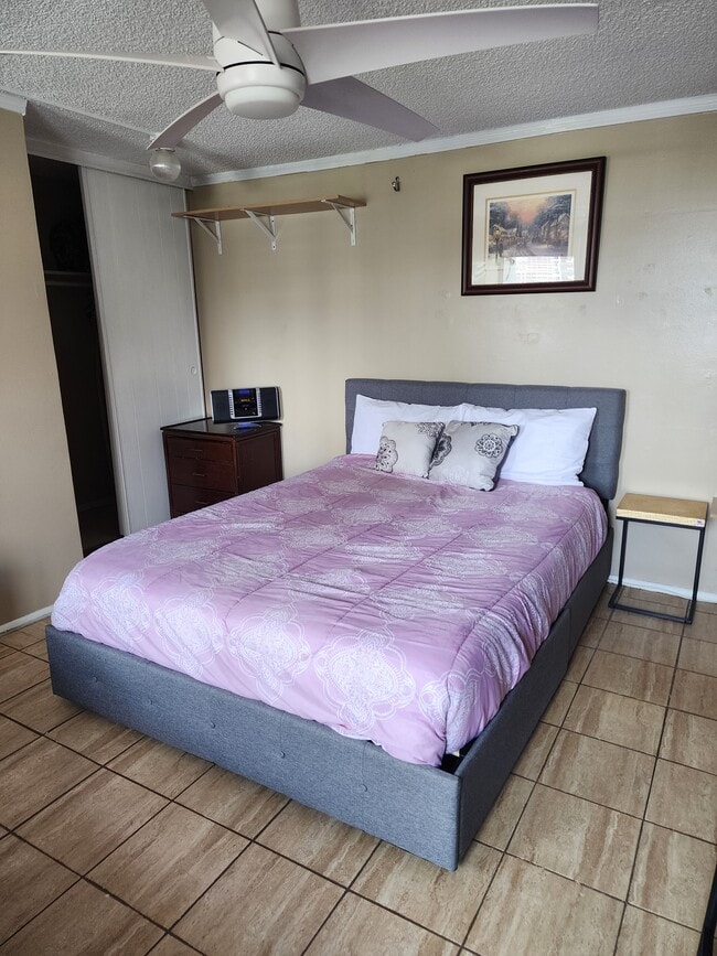 Photo - 824 Kinau St Unit Ward Kinau