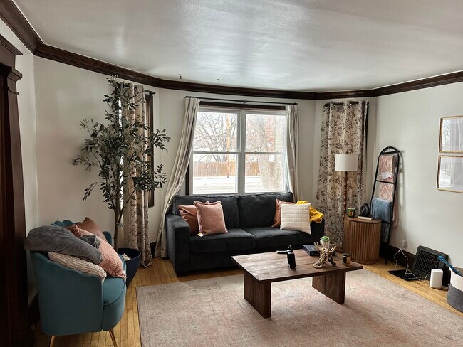 Photo - 800 37th Ave NE