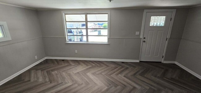 Photo - 107 Hollingshead Ave