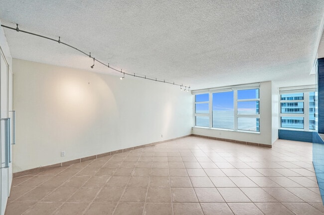Building Photo - 1620 S Ocean Blvd Unit 14-D