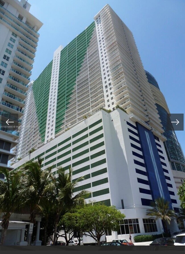 Building Photo - 1200 Brickell Bay Dr Unit 3318 Rental