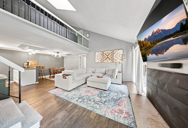 2133 Tamarin Trail